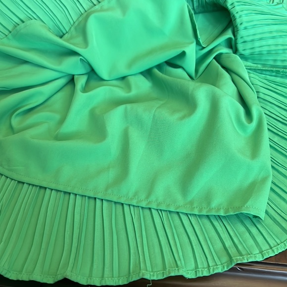 Gianni Bini Sophie Plisse Halter Neck Sheath Dress - Picture 10 of 16